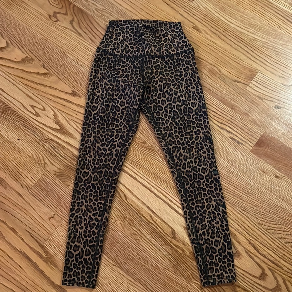 PixieLane cheetah leggings w/high waist sz xs like new